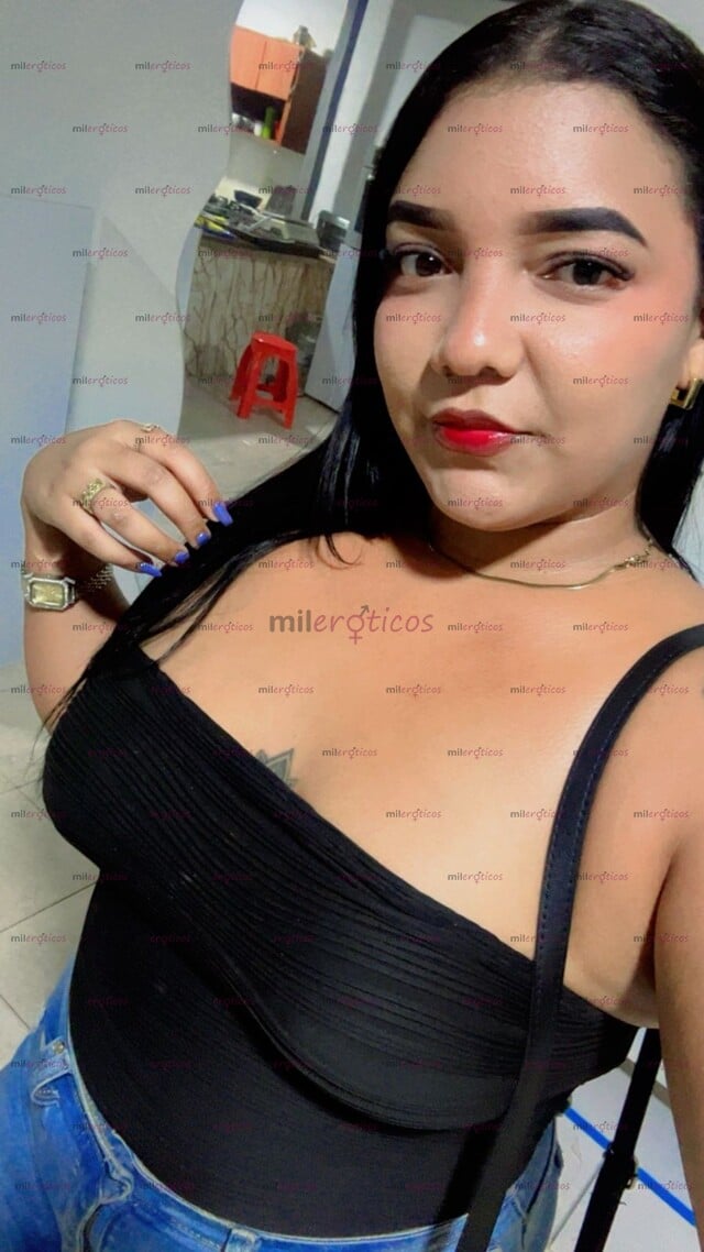 FOTOS DE MORENA. PASIVA, RICA, APRETADA, COMPLACIENTE.