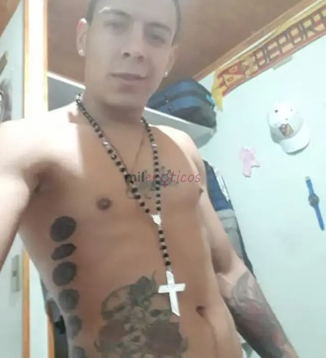 Colombiano super hot dispuesto a satisfacer tus fantasia muy bn dotado te are mojar tu cama de tanto sexo hago trios fetiches solo escribe y pasaras u...