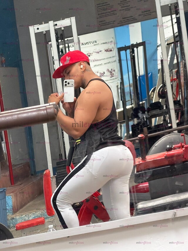 FOTOS DE CALIENTE Y COMPLACIENTE VATO DISCRETO PARA TUS FANTASÍAS