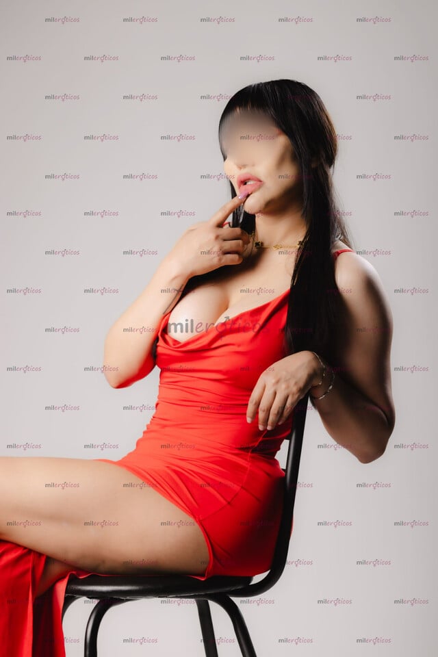 FOTOS DE SOY MAXIMA UNA CHICA JOVEN DESCOMPLICADA Y LISTA PARA DARTE EL MAXIMO PLACER!