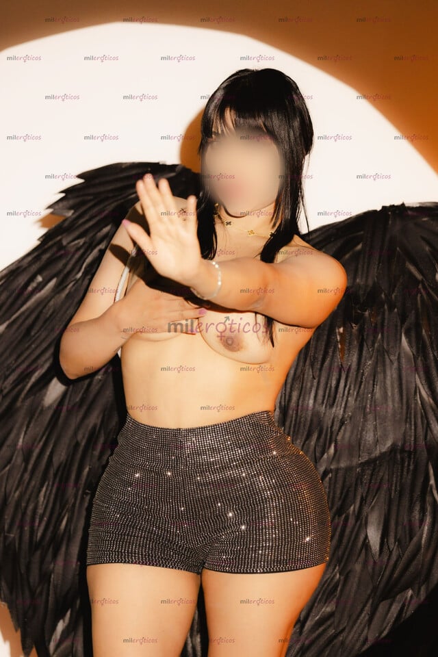 FOTOS DE SOY MAXIMA UNA CHICA JOVEN DESCOMPLICADA Y LISTA PARA DARTE EL MAXIMO PLACER!