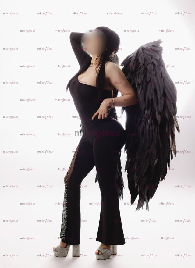 FOTOS DE SOY MAXIMA UNA CHICA JOVEN DESCOMPLICADA Y LISTA PARA DARTE EL MAXIMO PLACER!