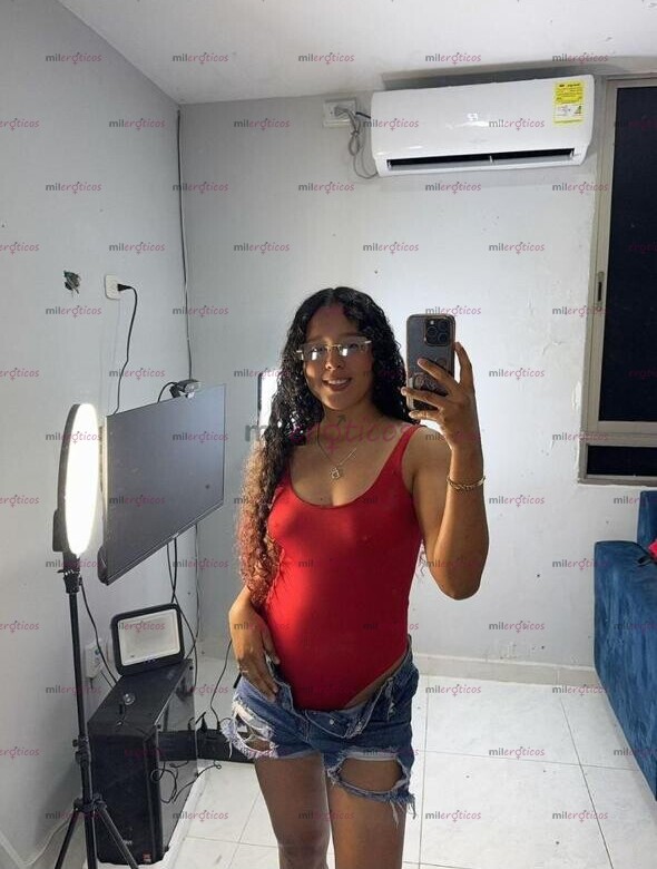 FOTOS DE NIÑA LINDA DISPUESTA A SACAR TU LECHE, VEN Y DISFRUTA DE MI CUERPO DESNUDO