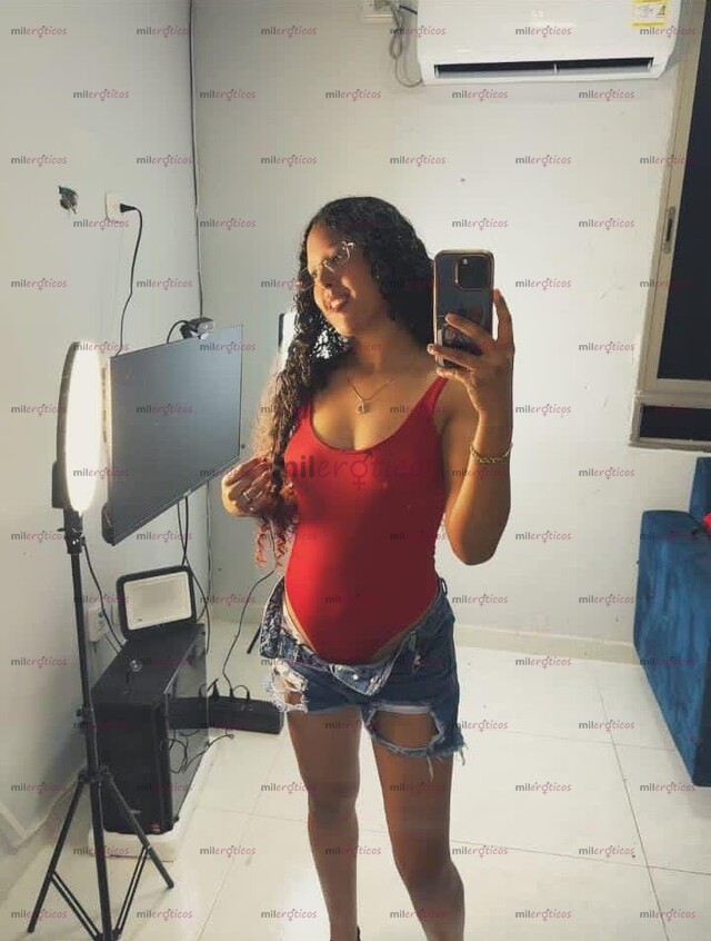 FOTOS DE NIÑA LINDA DISPUESTA A SACAR TU LECHE, VEN Y DISFRUTA DE MI CUERPO DESNUDO