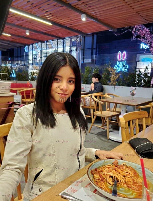 FOTOS DE SOY UNA JOVEN CHICA DE 22 AÑOS ELEGANTE CON SENOS LLENOS