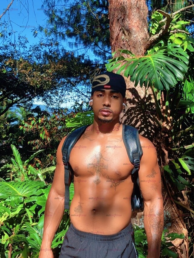 FOTOS DE COME CULOS PINTOSO NEGRO ACTIVO MORBOSO EN MEDELLIN
