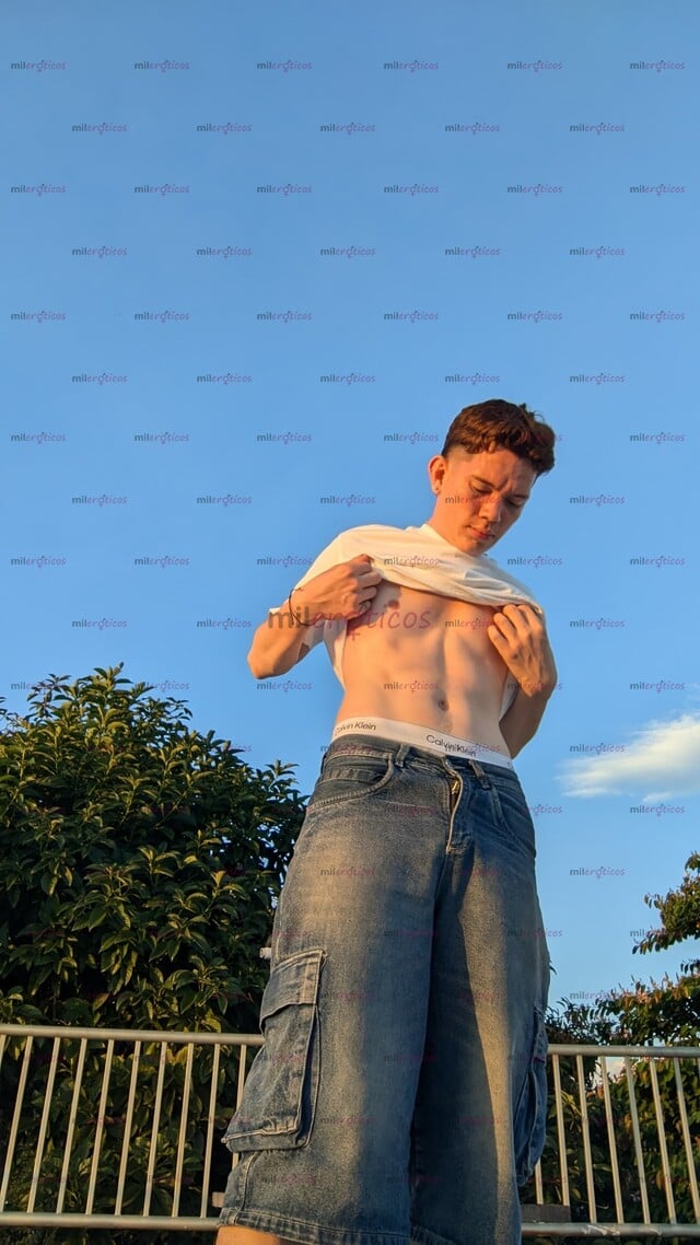 FOTOS DE JOVEN SERIO, VARONIL MUY CALIENTE Y CON BUENA VERGA
