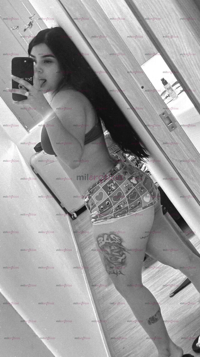 FOTOS DE BLANCA SEXY TATUADA CHICA ARDIENTE ADICTA AL SEXO