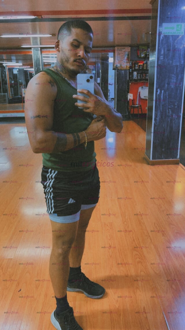 FOTOS DE FUBTOLISTA MORBOSO LECHERO DOMINANTE CON SITIO DISPONIBLE