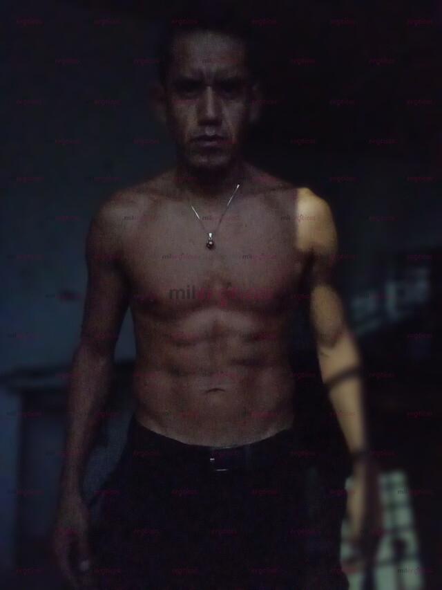 FOTOS DE HOMBRE LECHUDO, 1.74M, CON HUEVOTES Y FASCINACIÓN POR LAS MADURITAS Y MILFS.