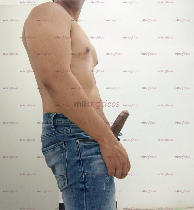 FOTOS DE EXPERIENCIA EN TRIOS Y CUCKOLDING, HOMBRE ATRACTIVO Y ATLÉTICO