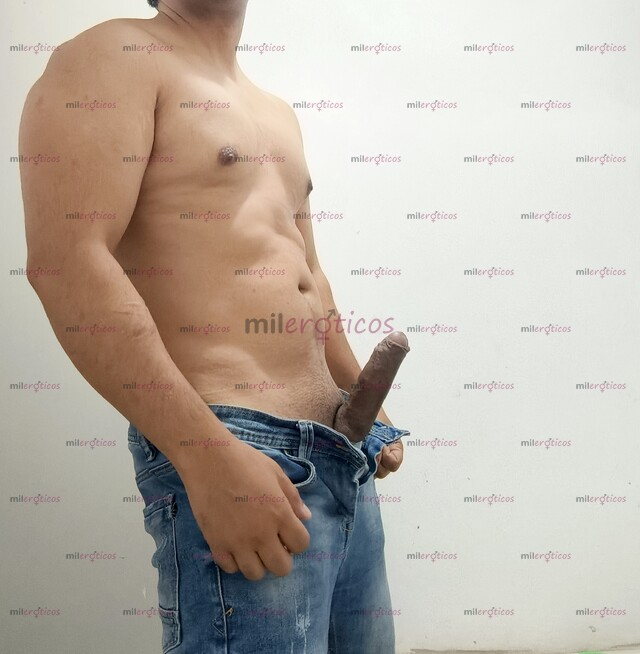 FOTOS DE EXPERIENCIA EN TRIOS Y CUCKOLDING, HOMBRE ATRACTIVO Y ATLÉTICO