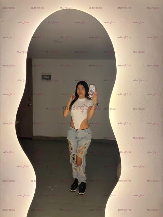 FOTOS DE JOVEN SEXY DELGDA CON GANAS DE PASARLA RICO