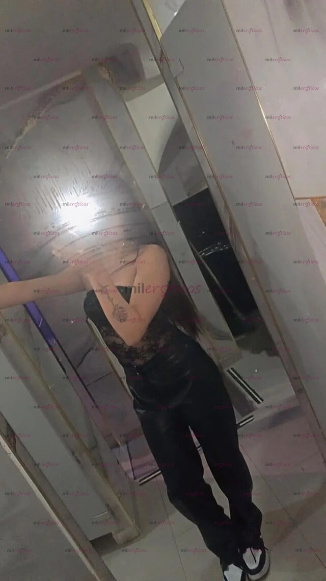 FOTOS DE JOVEN CHICA UNIVERSITARIA DE 18 AÑOS AMANTE A LA LUJURIA.