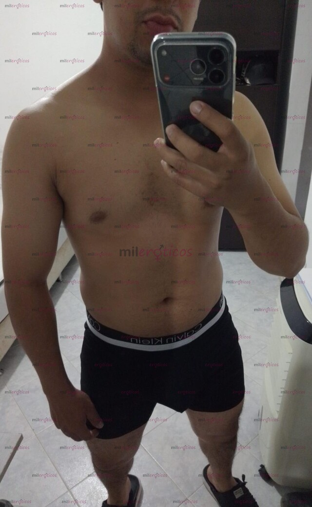 FOTOS DE CABALLERO DE MENTE ABIERTA, SEGURO DE SÍ MISMO Y MUY COMPLACIENTE.