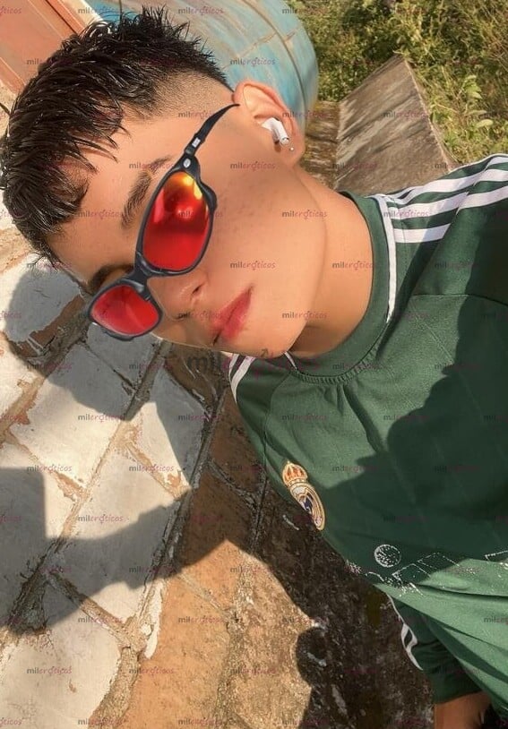 FOTOS DE JOVEN ATRACTIVO, PARCHADO Y RELAJADO 100% DISCRECIÓN