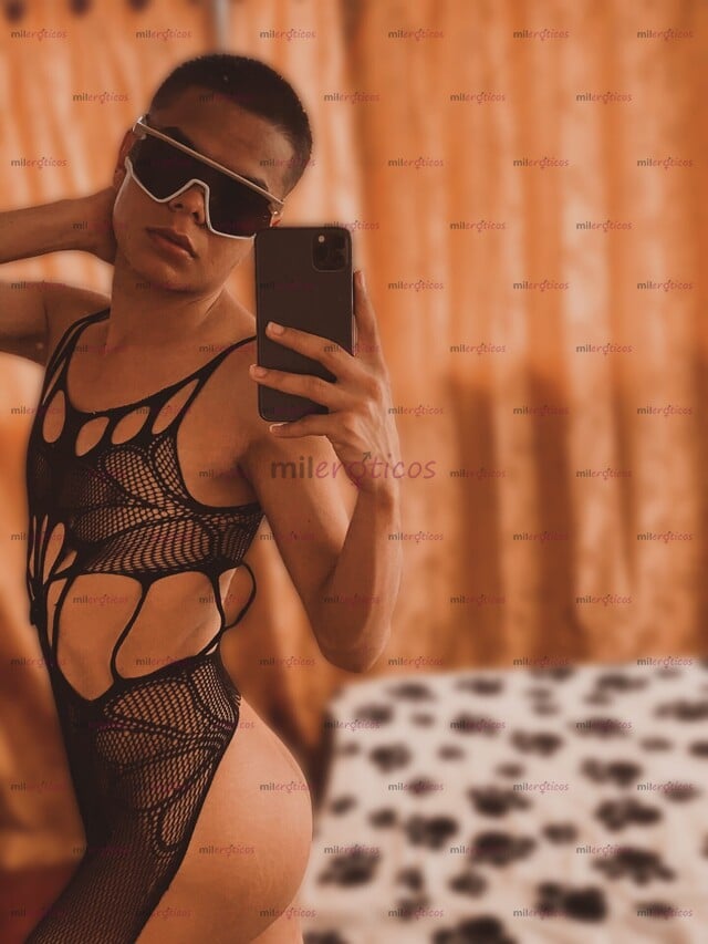 FOTOS DE UNA MUJER AUTÉNTICA, FEMENINA Y LLENA DE ACTITUD