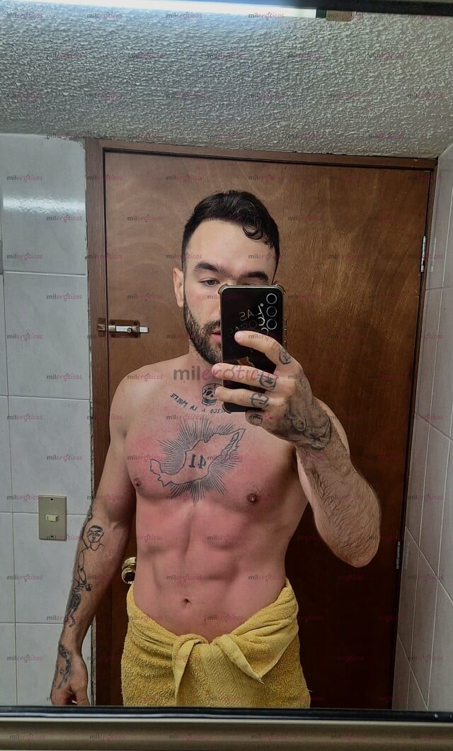FOTOS DE MASAJE EROTICO CON HOMBRE GUAPO Y ATLÉTICO