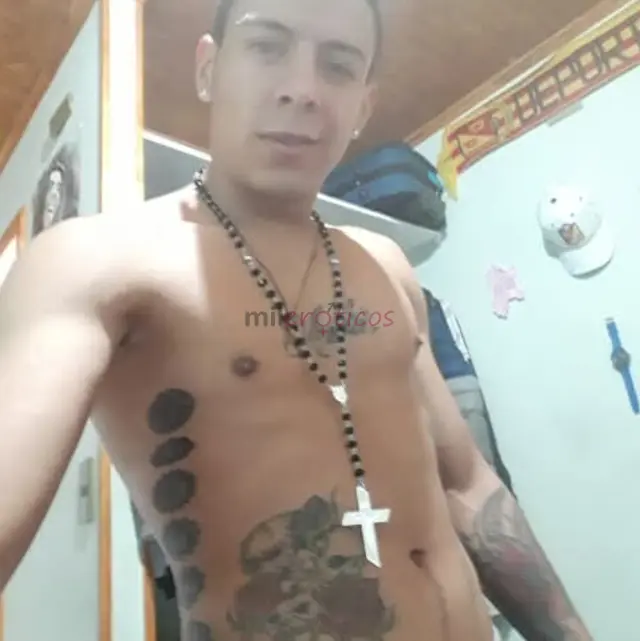 Chico travieso dispuesto a cumplir tus fantacias y hacerte pasar un dia genial muy bn dotado hago trios y fetiches si te encanta pasarlo bn escribeme...