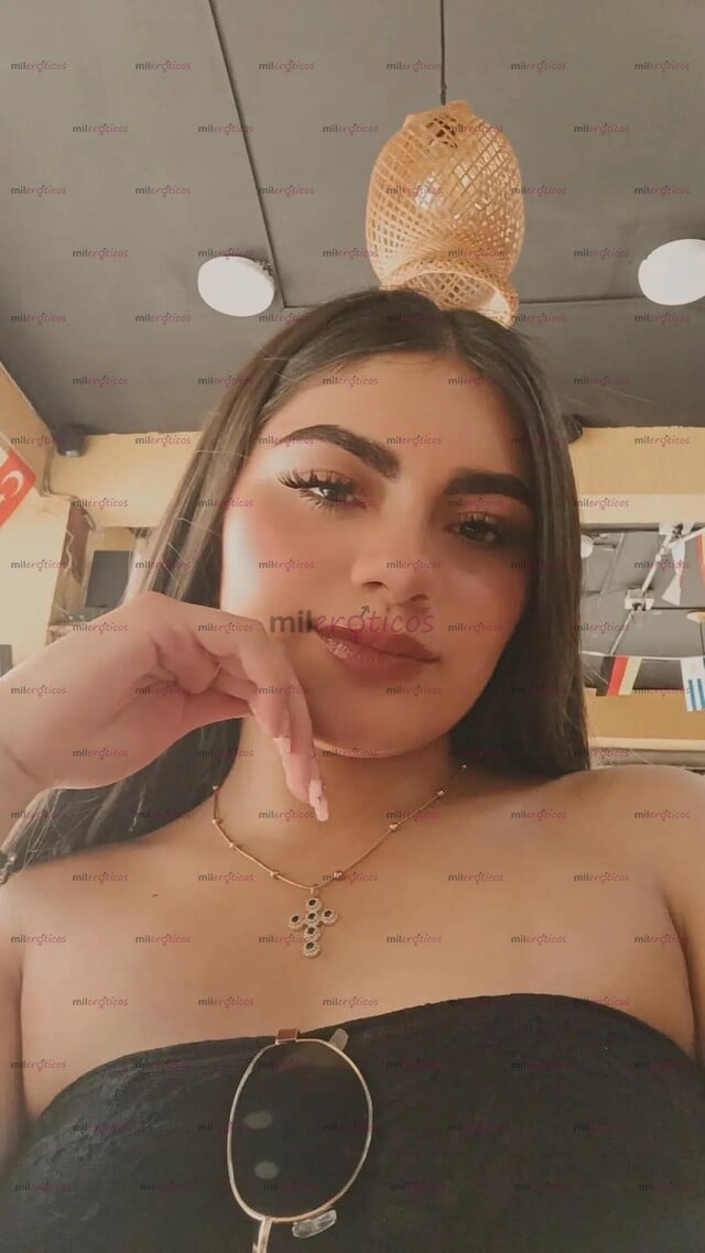 FOTOS DE JOVEN CHICA UNIVERSITARIA DE 18 AÑOS AMANTE A LA LUJURIA.