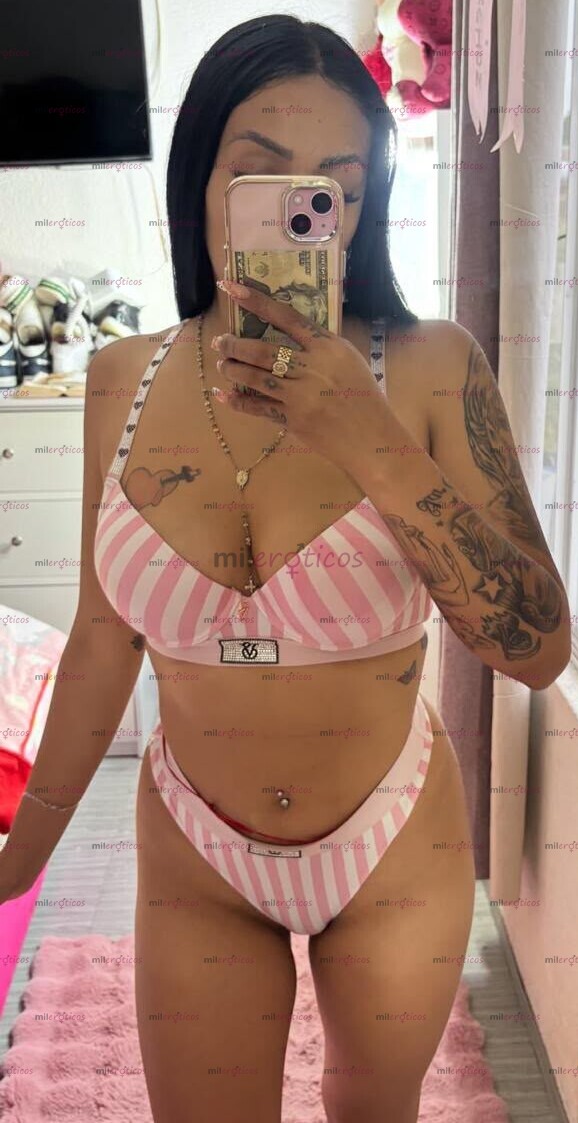FOTOS DE FLAQUITA BISEXUAL CON PERRITO SÚPER APRETADO Y MOJADITO