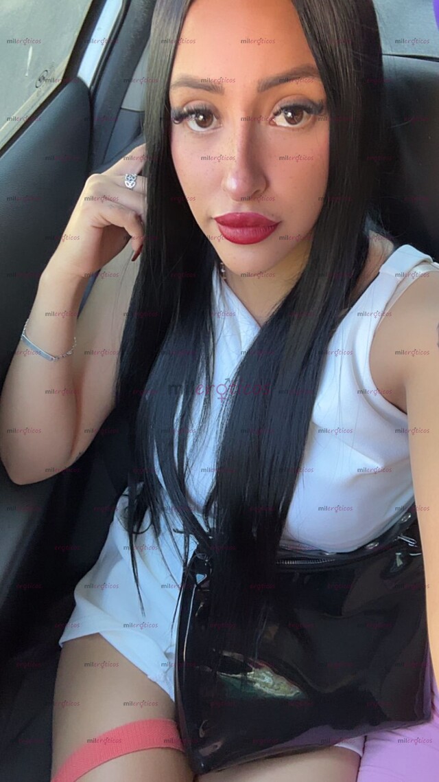 FOTOS DE FLAQUITA BISEXUAL CON PERRITO SÚPER APRETADO Y MOJADITO