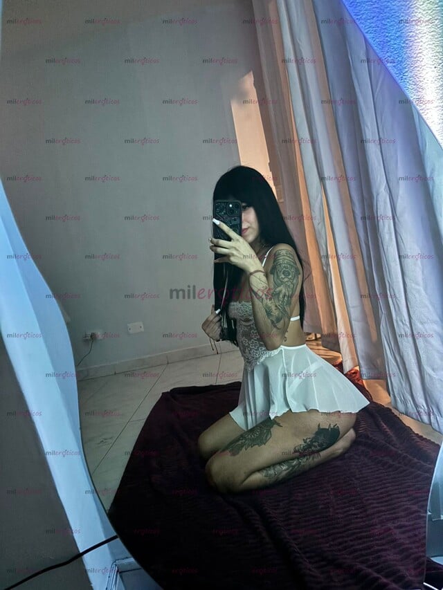 FOTOS DE SAMANTHA, DELGADA Y PARCHADA VEINTEAÑERA