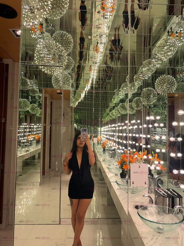 FOTOS DE MONSE LINDA Y COMPLACIENTE,19 AÑOS EMPEZANDO EN EL AMBIENTE
