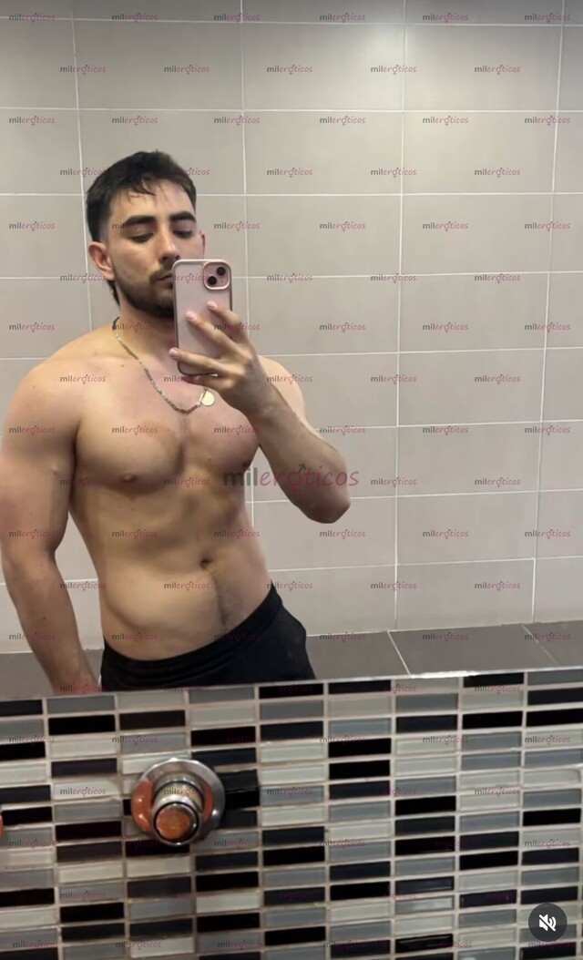 FOTOS DE HOMBRE BLANCO MUY ARECHO CON 22 CM PARA QUE CUMPLAS LOS FETICHES Y PASEN GENIAL