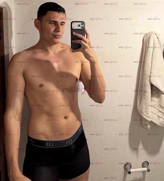 FOTOS DE PAISA VARONIL VERSÁTIL ALTO 1.95 DE ESTATURA SERIO MORBOSO CARIÑOSO Y ASEADO