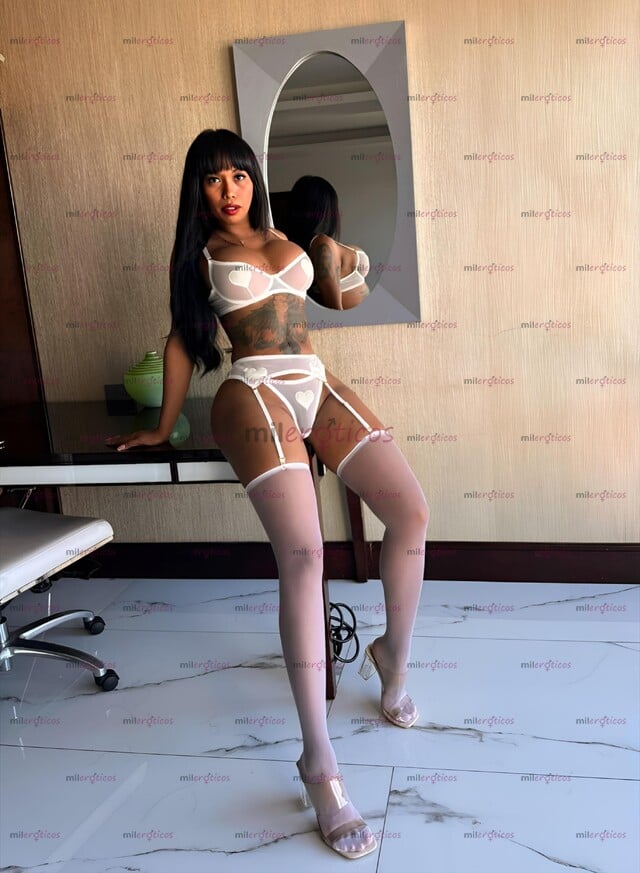 FOTOS DE TU PRINCESA DE CHOCOLATE SENCILLA E INTELIGENTE, SÚPER SEXY UNA MUJER DE FUEGO.