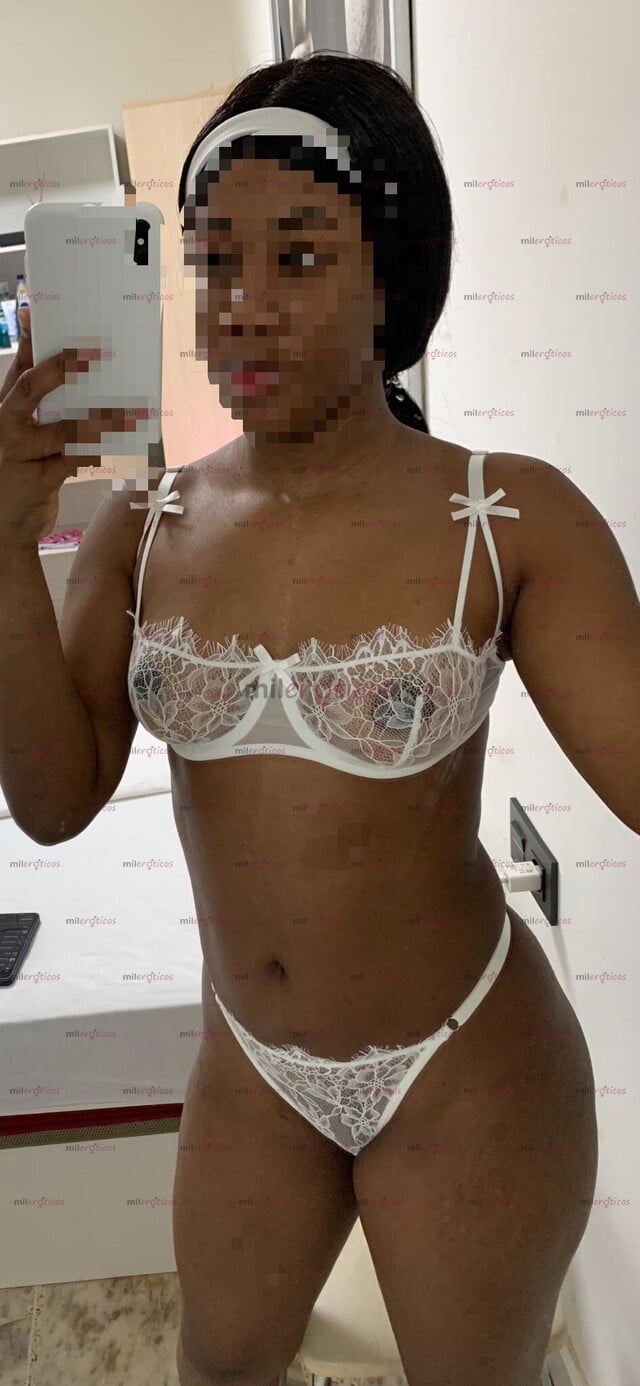 FOTOS DE LAURA MORENA 20 AÑOS NEGRA JOVEN DELGADA Y APRETADITA