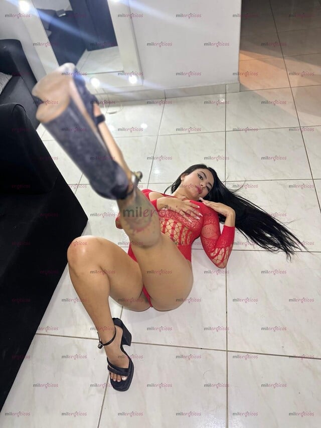 FOTOS DE DELICIOSA Y CALIENTE PELINEGRA DISPUESTA HA CUMPLIR TUS MAS INTIMAS FANTASIAS