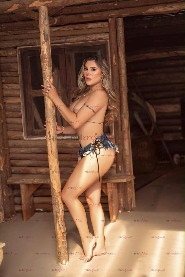 FOTOS DE BRENDA ESPECTACULAR MUJER JOVEN SUPER MOJADITA