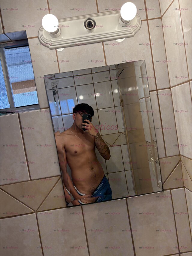 FOTOS DE HETERO PLAYBOY CON ZANAHORIA DE 20CM Y UN RICO GROSOR CON LUGAR!