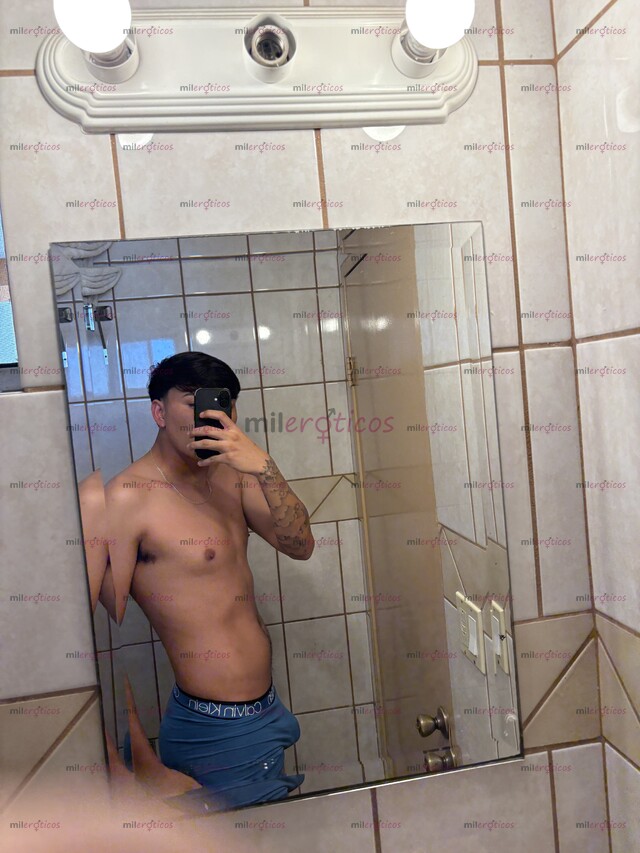 FOTOS DE HETERO PLAYBOY CON ZANAHORIA DE 20CM Y UN RICO GROSOR CON LUGAR!