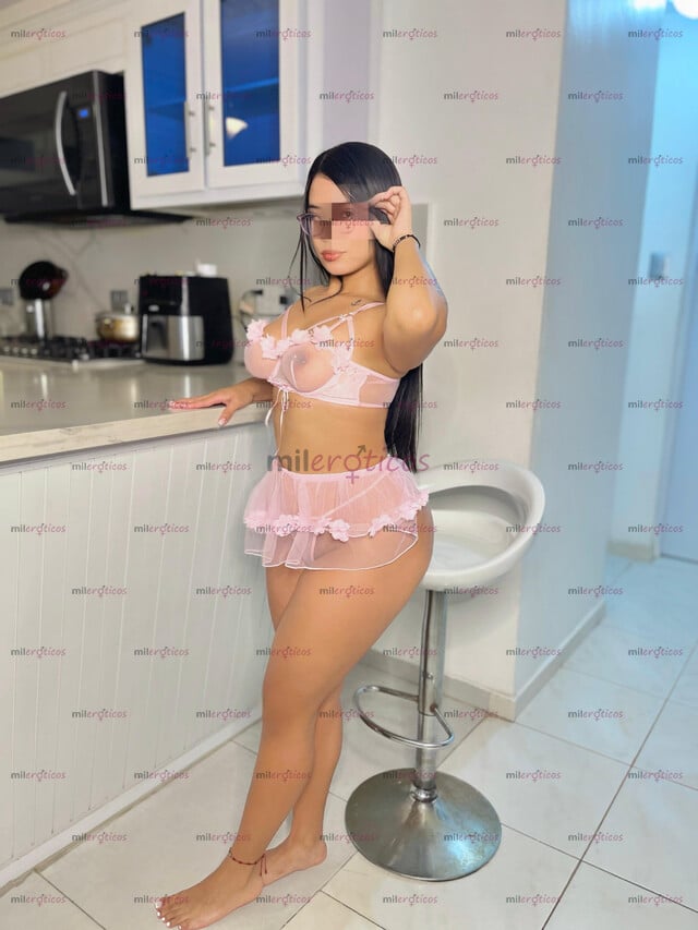FOTOS DE SEXY PELI NEGRA NALGONA Y PIERNONA, CON GANAS DE QUITARTE EL ESTRÉS