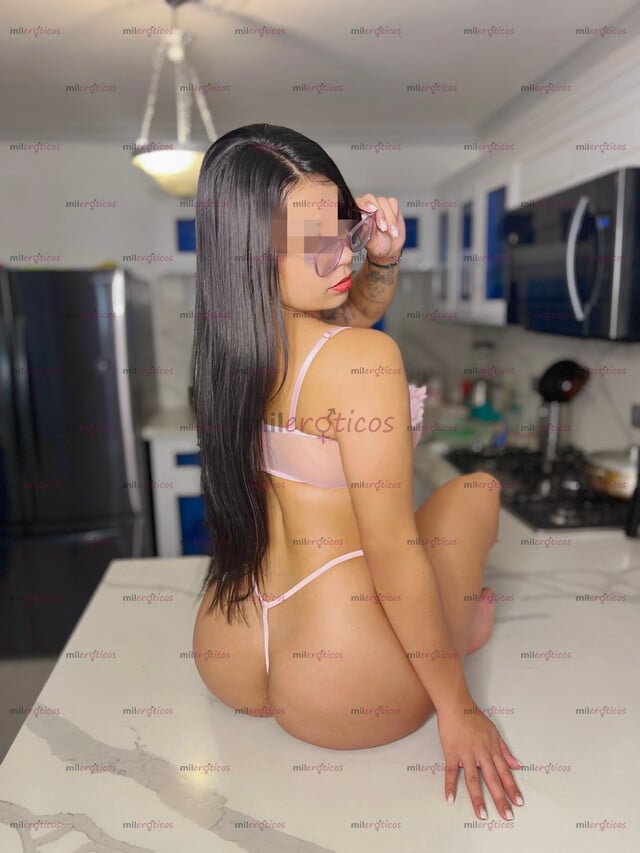 FOTOS DE SEXY PELI NEGRA NALGONA Y PIERNONA, CON GANAS DE QUITARTE EL ESTRÉS