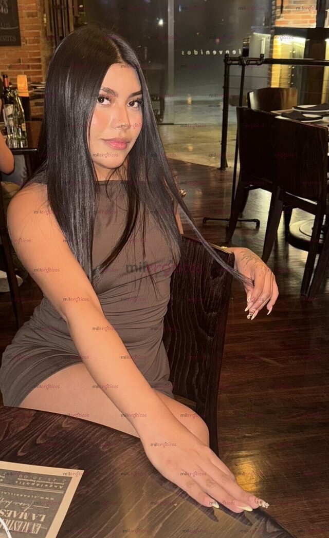 FOTOS DE MI NOMBRE ES MONSE, JOVEN, CON CUERPO NATURAL.
