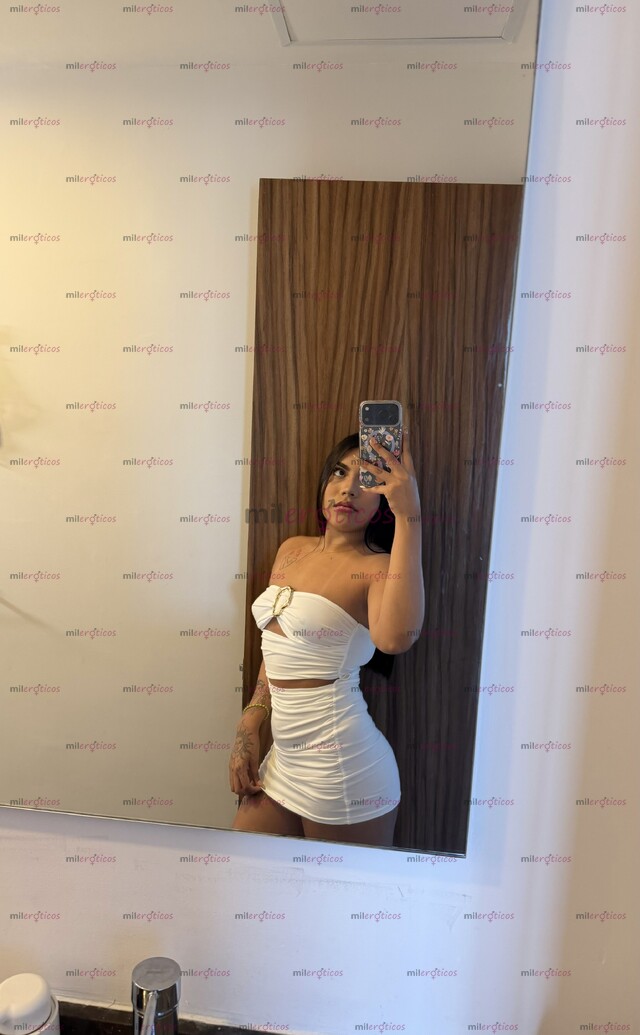 FOTOS DE MI NOMBRE ES MONSE, JOVEN, CON CUERPO NATURAL.