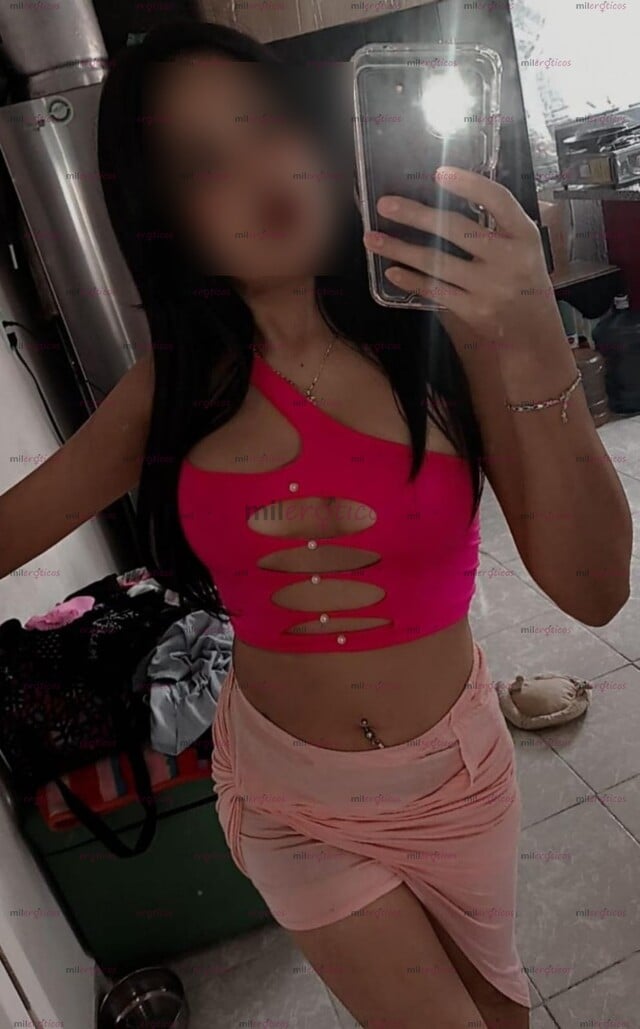 FOTOS DE PETIT DE 22 AÑOS CUERPO DE BARBY MUY TIERNA.