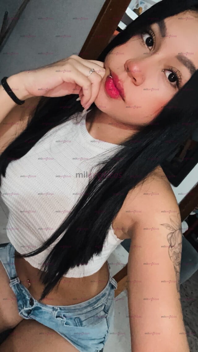 FOTOS DE MIS AMORES ME LLAMO KATALINA TENGO 18 AÑOS Y UN TOTO CERRADO Y BIEN MOJADO L