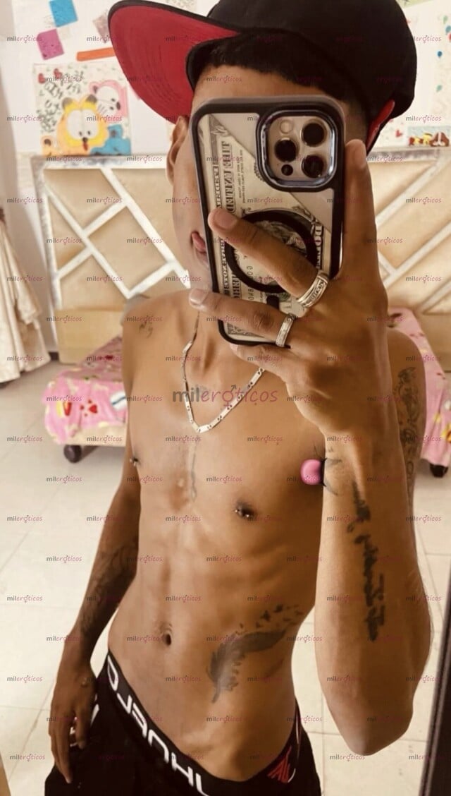 FOTOS DE FLACO VERSÁTIL DISPONIBLE Y DISPUESTO A CUMPLIR TUS FANTASÍAS SEXUALES