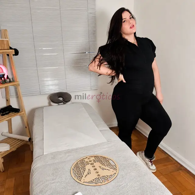 Sumergete en una experiencia de placer y relajacion donde cada caricia despierta tus sentidos y te transporta a un estado de placer absoluto y relajac...