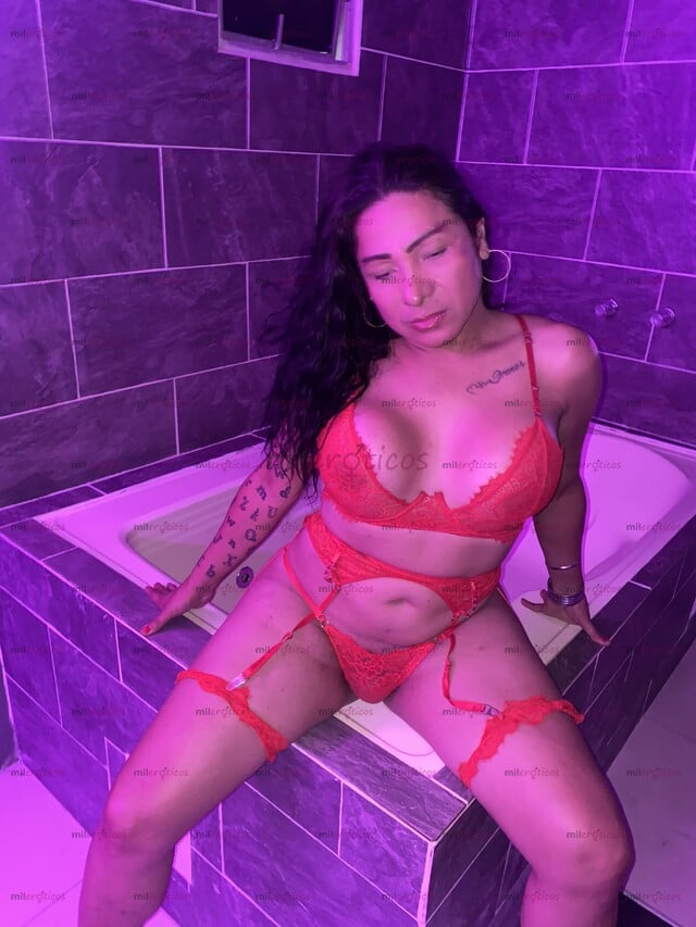 FOTOS DE SHOFIA VARGAS LLEGUO CON GANAS DE VERGA Y CULO