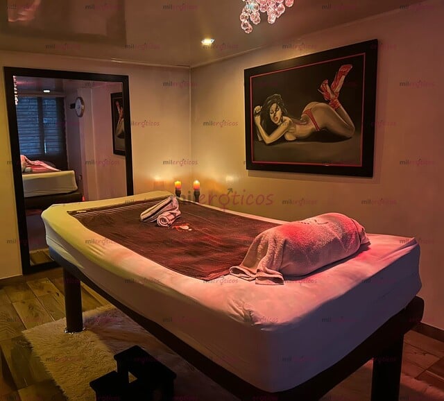 FOTOS DE TANTRIC MASSAGES, IN A MASSAGE ROOM FOR MEN