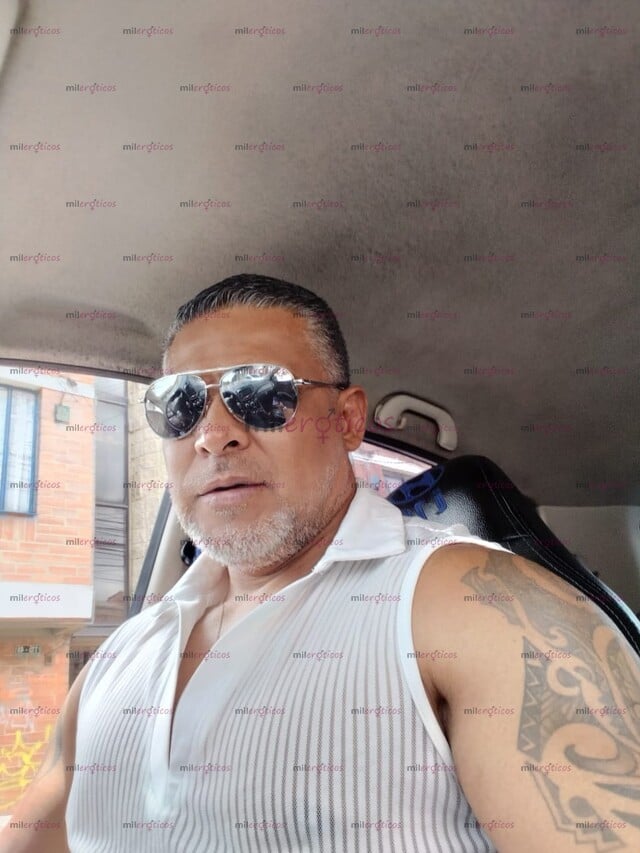 FOTOS DE HOMBRE MADURO ARRECHO CON GANAS DE VIVIR MOMENTOS INTENSOS