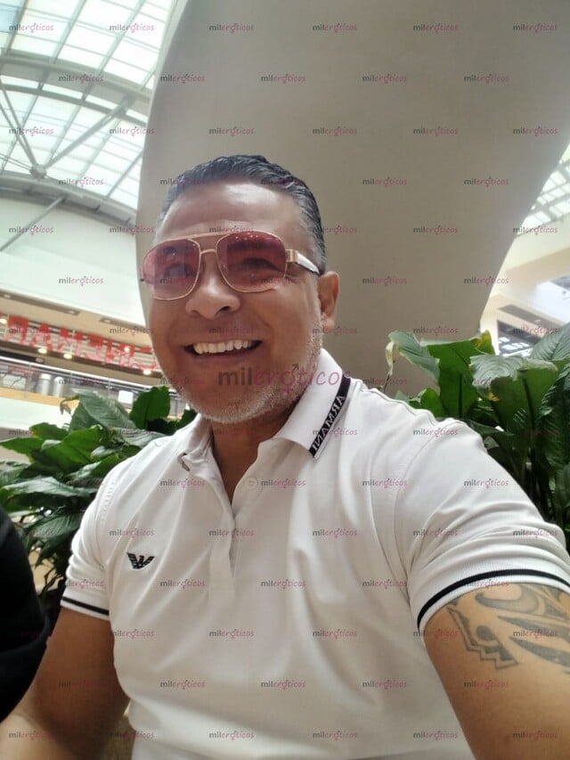FOTOS DE HOMBRE MADURO ARRECHO CON GANAS DE VIVIR MOMENTOS INTENSOS