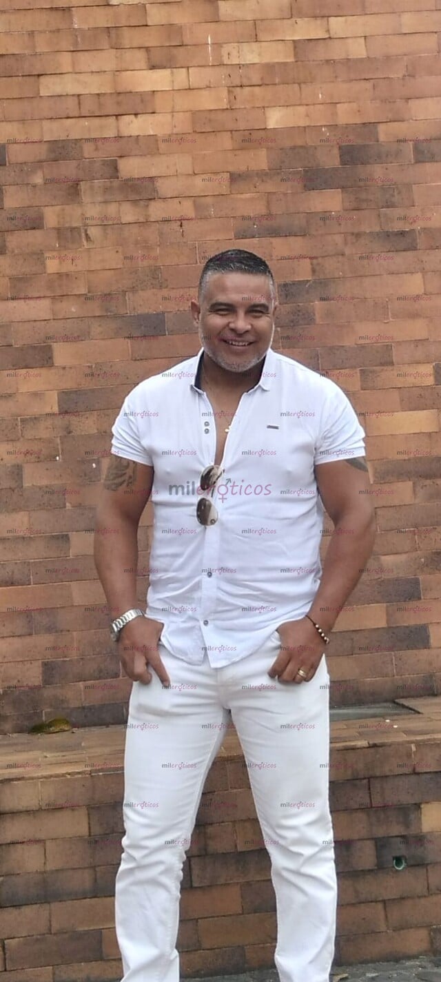 FOTOS DE HOMBRE MADURO ARRECHO CON GANAS DE VIVIR MOMENTOS INTENSOS