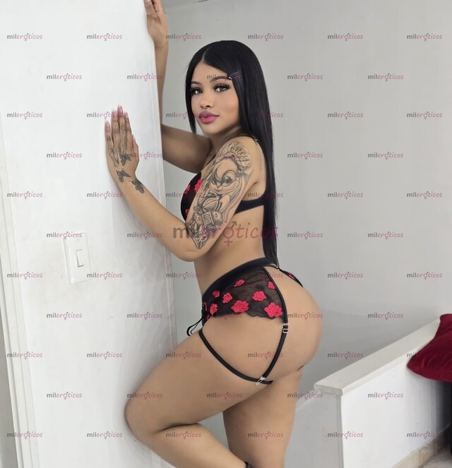 FOTOS DE SILUETA PROVOCATIVA Y SENOS EXCITANTES RECIÉN LLEGADA